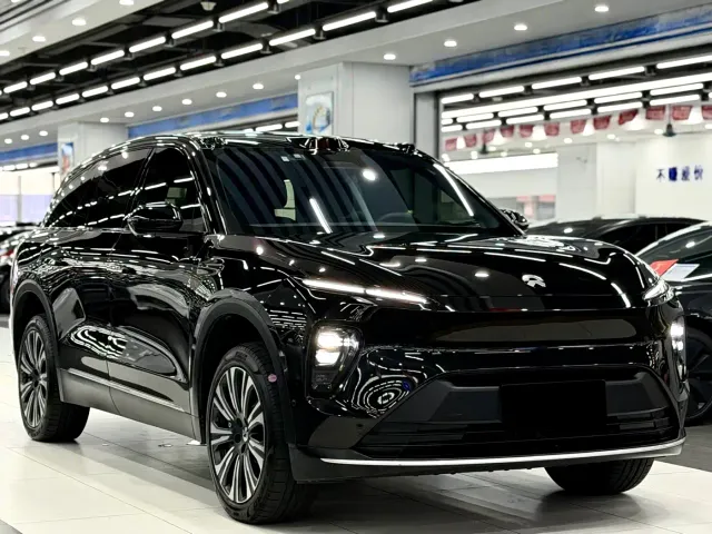Nio ES8 — Фото автомобиля 3