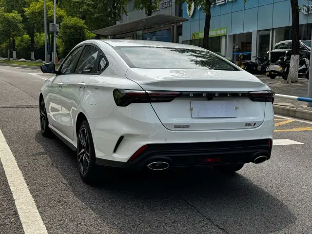 Geely Binrui — Фото автомобиля 23
