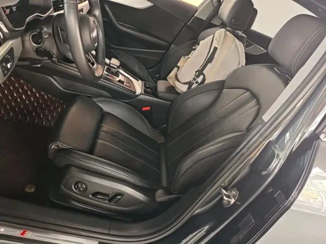Audi A4L — Фото автомобиля 13