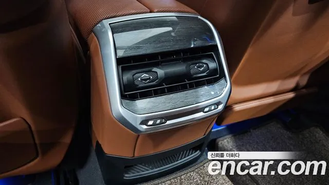 BMW 7-Series 7 серия (G70) 740i xDrive M Sport — Фото автомобиля 29