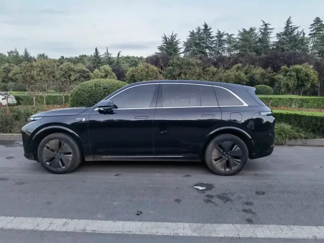 Li Auto L7 — Фото автомобиля 7