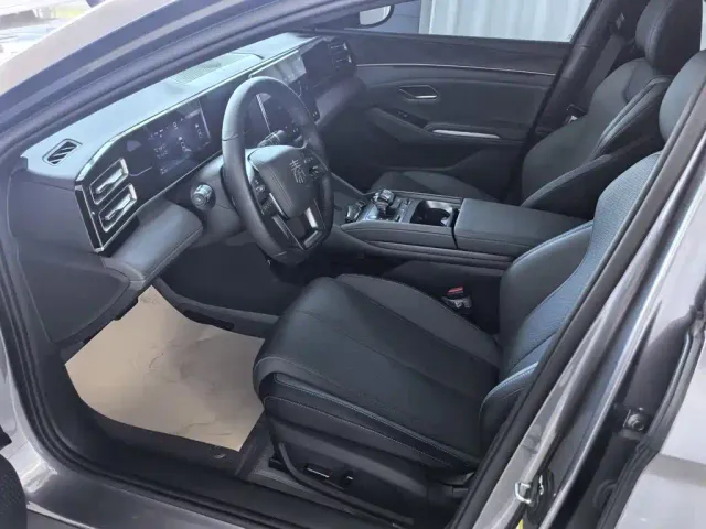 BYD Qin L — Фото автомобиля 8