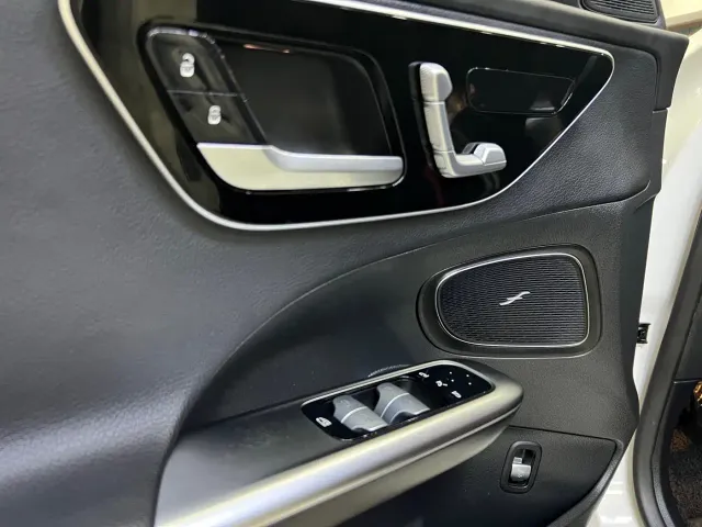 Mercedes-Benz C-Class — Фото автомобиля 9