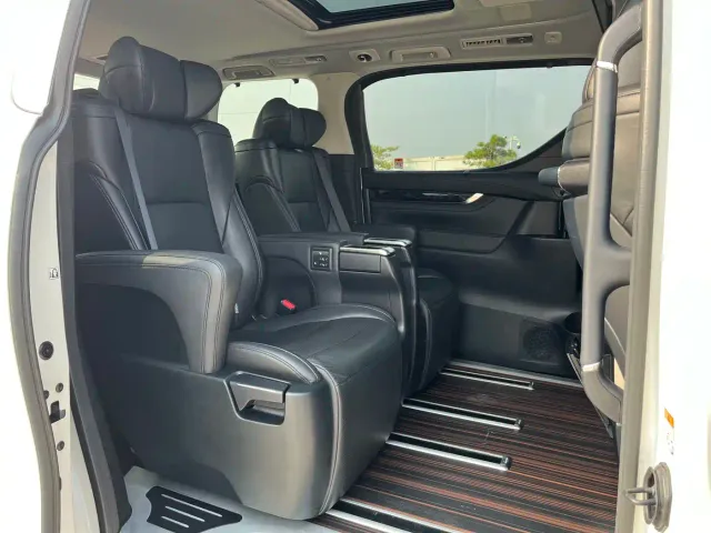 Toyota Vellfire — Фото автомобиля 25