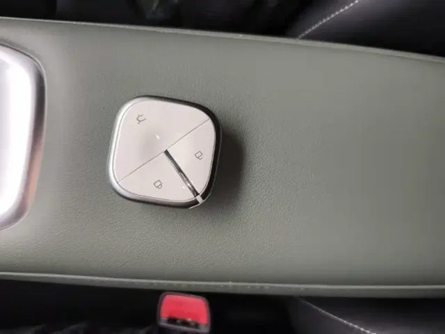 Baojun Yep Plus — Фото автомобиля 8