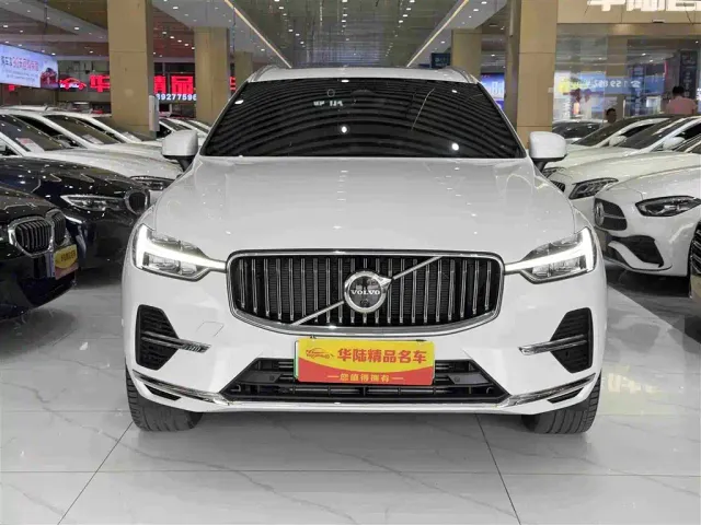 Volvo XC60 — Фото автомобиля 2