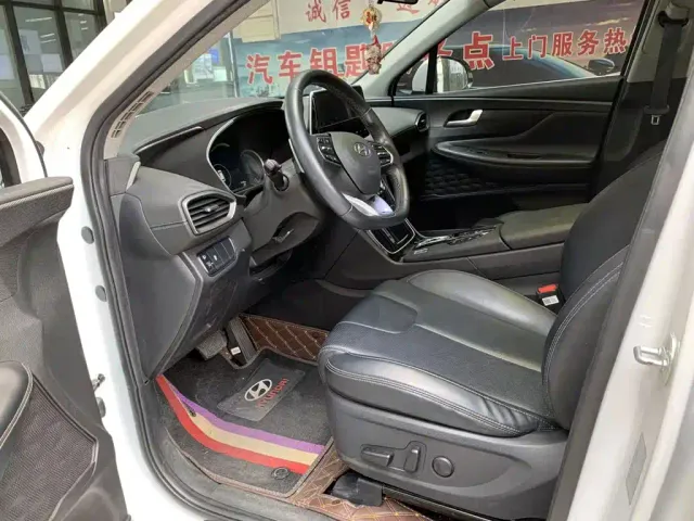 Hyundai Santa Fe — Фото автомобиля 4