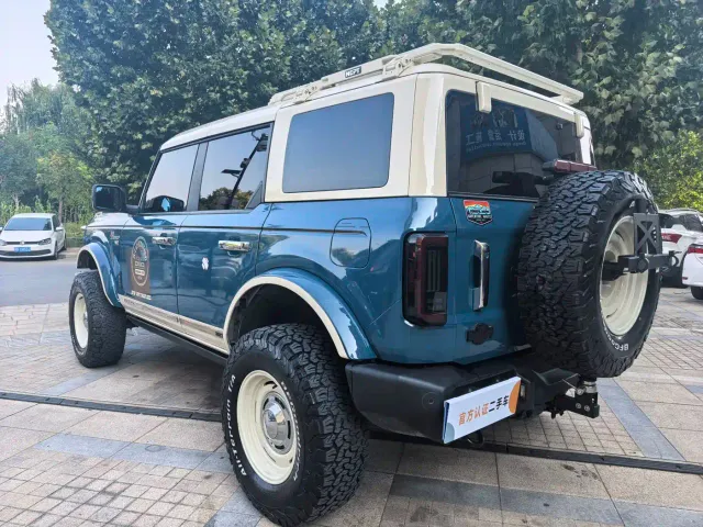 Ford Bronco — Фото автомобиля 9