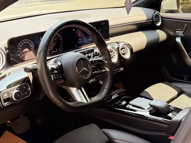 Mercedes-Benz A-Class — Фото автомобиля 12