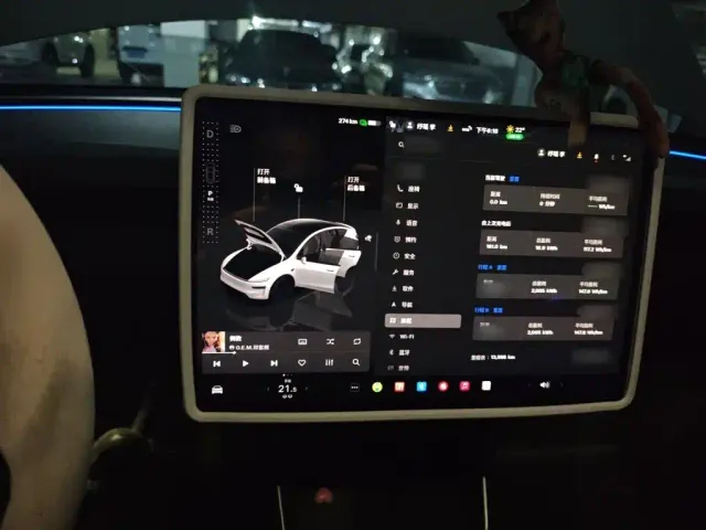 Tesla Model Y — Фото автомобиля 5