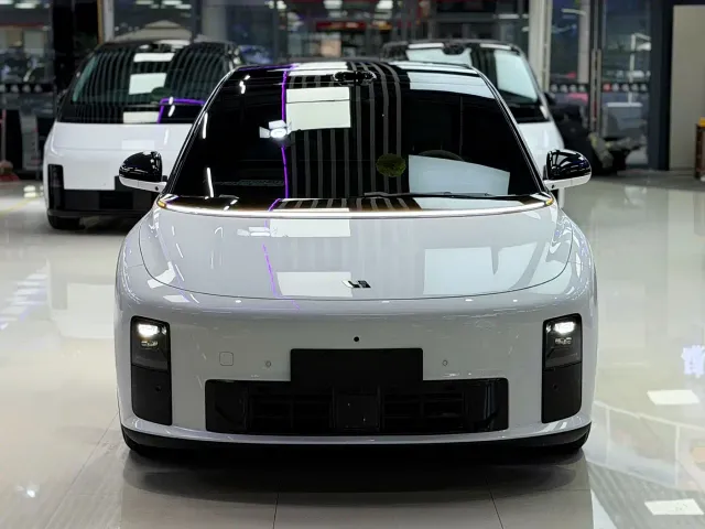 Li Auto i6 — Фото автомобиля 2