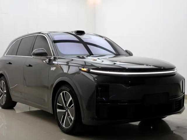 Li Auto L7 — Фото автомобиля 3