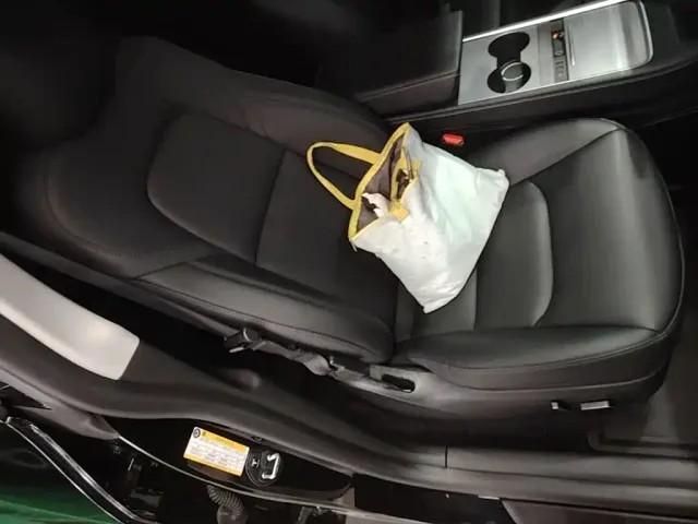 Tesla Model Y — Фото автомобиля 23
