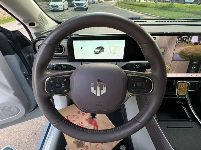Leapmotor C11 — Фото автомобиля 5