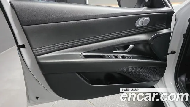 Hyundai AVANTE Modern — Фото автомобиля 24