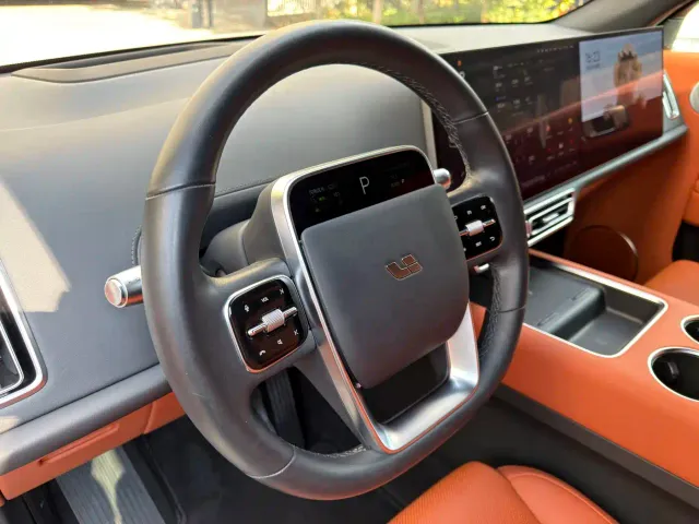 Li Auto L7 — Фото автомобиля 9