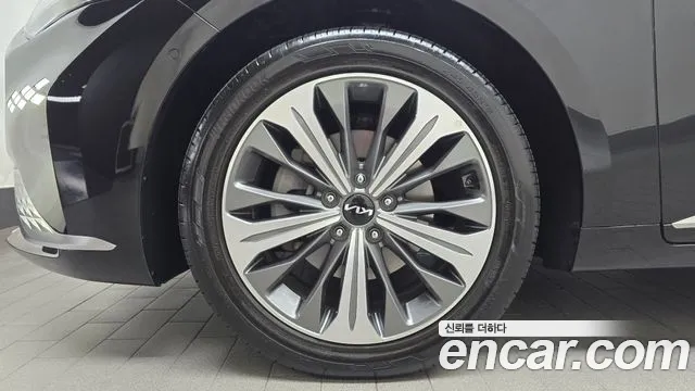 Kia K8 Hybrid — Фото автомобиля 5