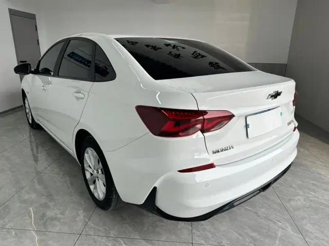 Chevrolet Monza — Фото автомобиля 4