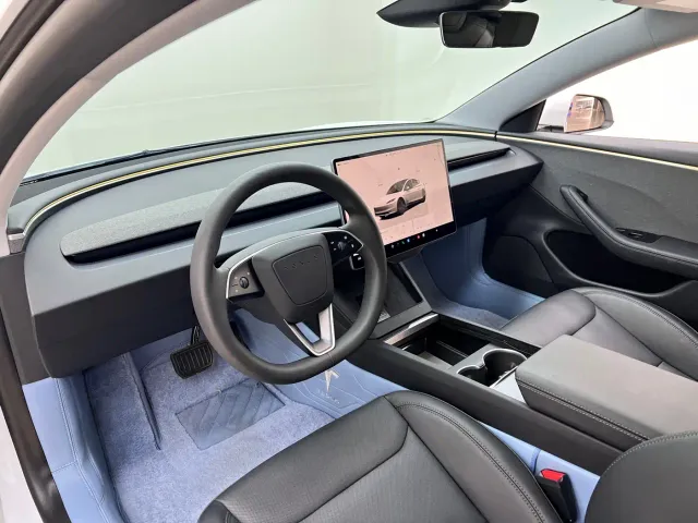 Tesla Model 3 — Фото автомобиля 7
