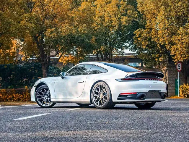 Porsche 911 — Фото автомобиля 3