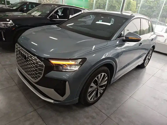 Фотография автомобиля — Audi Q4 e-tron