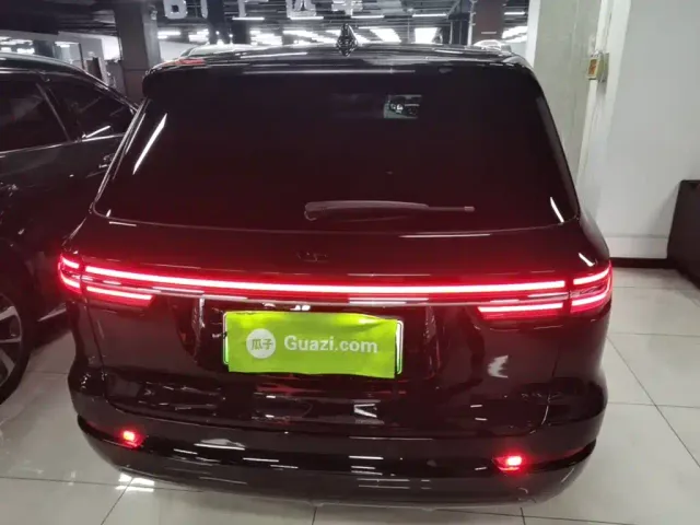 Li Auto ONE — Фото автомобиля 5