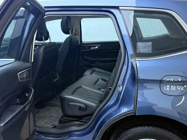 Ford Edge — Фото автомобиля 15