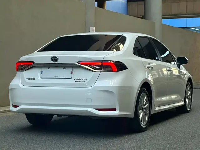Toyota Corolla — Фото автомобиля 5