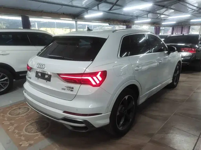 Audi Q3 — Фото автомобиля 6