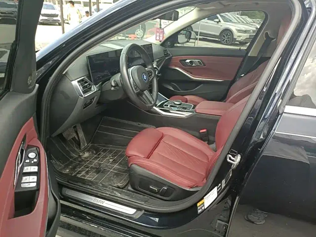 BMW i3 — Фото автомобиля 15