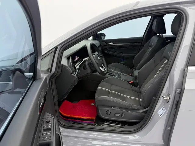 Volkswagen Golf — Фото автомобиля 18