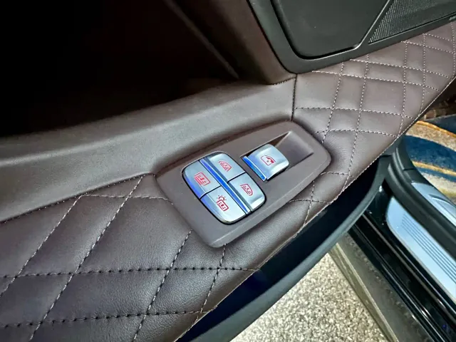 BMW 7 Series — Фото автомобиля 20