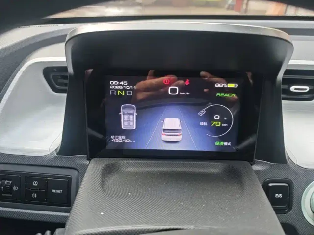 Wuling Hongguang Mini EV — Фото автомобиля 11