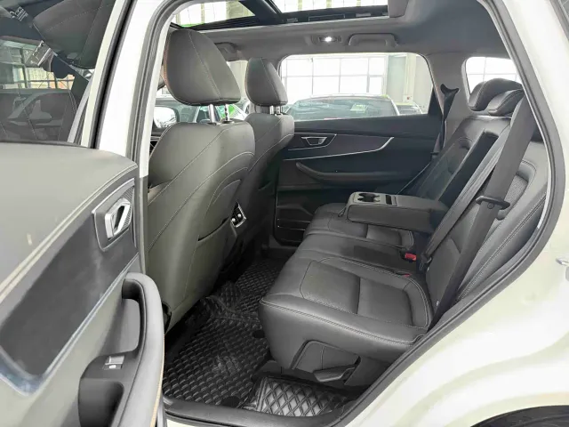 Chery Tiggo 8 — Фото автомобиля 15