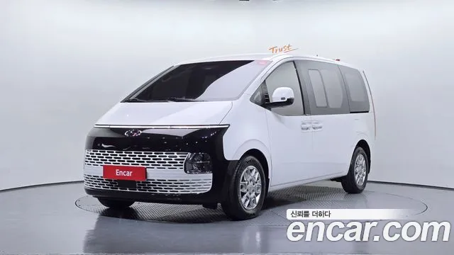 Фотография автомобиля — Hyundai Staria
