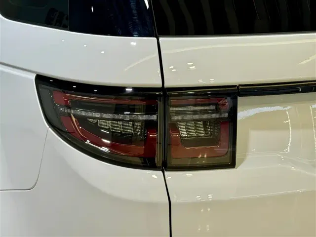 Land Rover Discovery Sport — Фото автомобиля 9