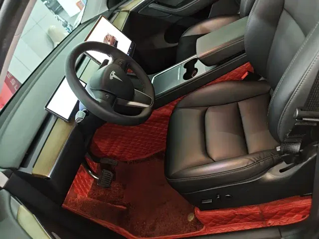Tesla Model Y — Фото автомобиля 14