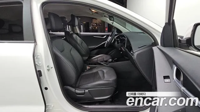Kia Niro — Фото автомобиля 12