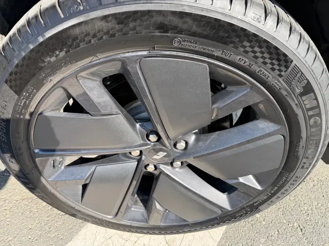 Li Auto L7 — Фото автомобиля 20