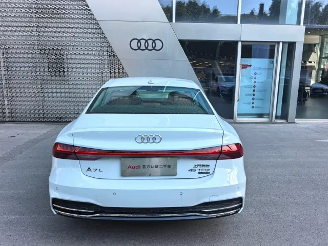 Audi A7L — Фото автомобиля 10