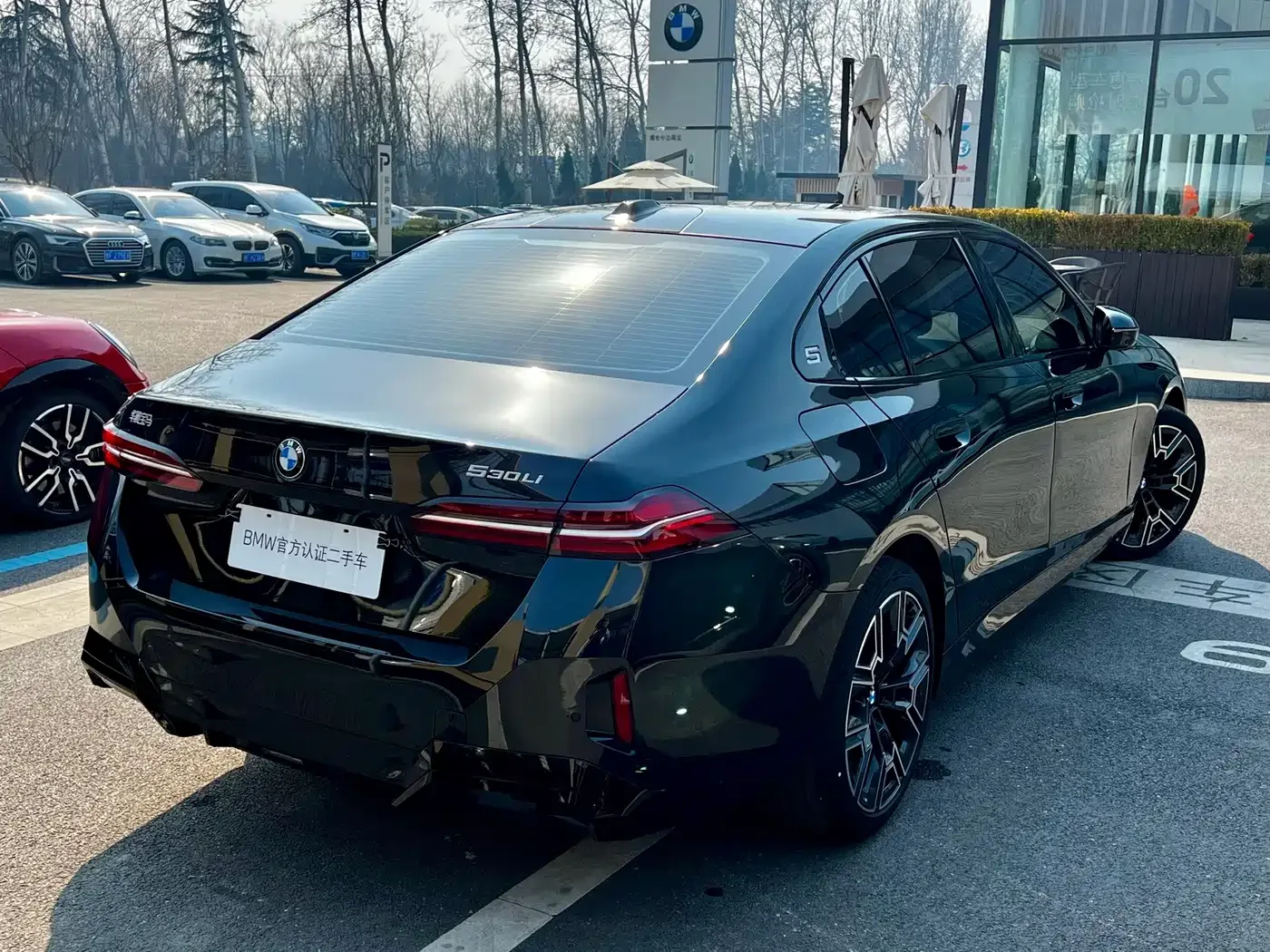 BMW BMW 5 Series 2025 530Li Premium M Sport Package — Фото автомобиля 3