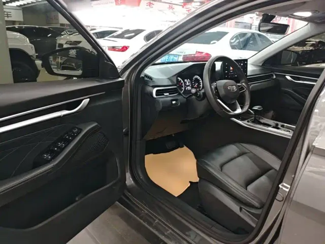 Geely Emgrand — Фото автомобиля 15