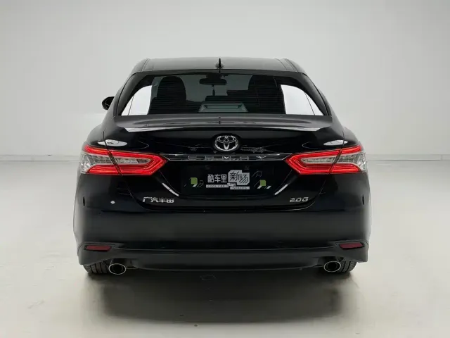 Toyota Camry — Фото автомобиля 5