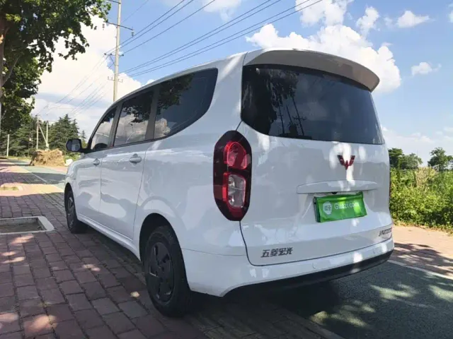 Wuling Hongguang — Фото автомобиля 22