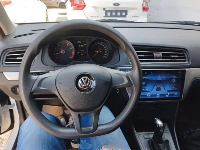 Volkswagen Lavida — Фото автомобиля 9