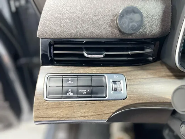 Roewe iMAX8 — Фото автомобиля 14
