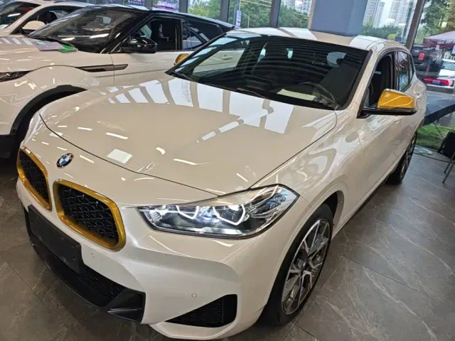 Фотография автомобиля — BMW X2