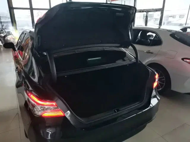 Toyota Camry — Фото автомобиля 18