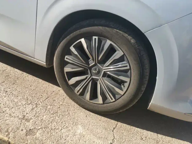 Wuling Starlight 730 — Фото автомобиля 6