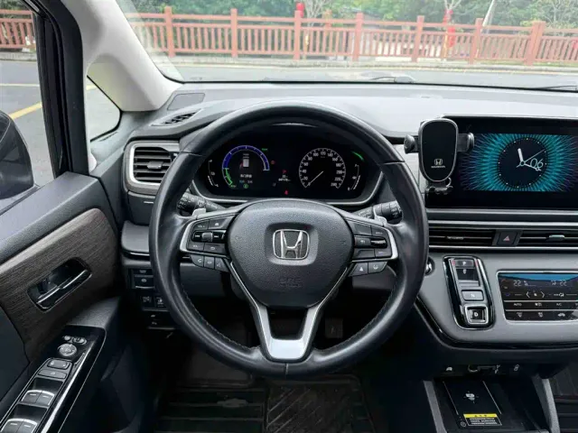 Honda Odyssey — Фото автомобиля 14